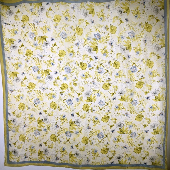 Albert Nipon Accessories - Albert Nipon Silk Scarf Floral Flowers Off White